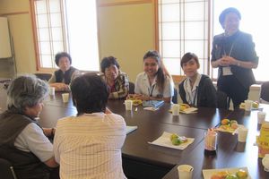 体操が終わってお茶飲みながら