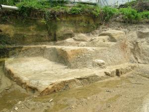 松帆湊の階段状の岸壁